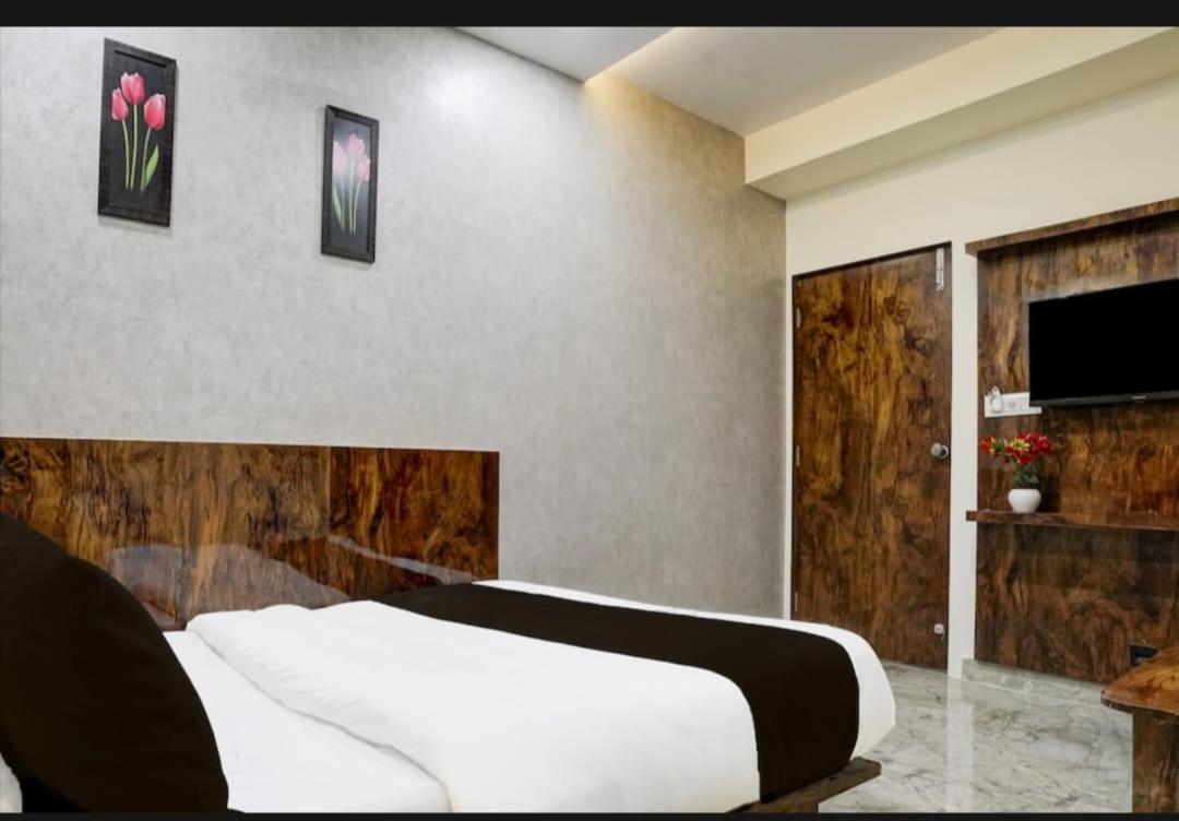 Hotel Shubham Inn Thaltej Ahmedabad Exterior photo